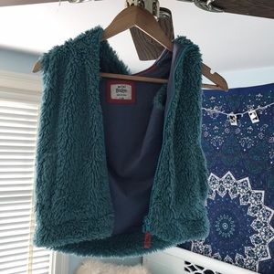 Mini Boden fuzzy hooded vest
